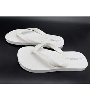 Old Navy White Sandals with Thong Style and Textured Footbed